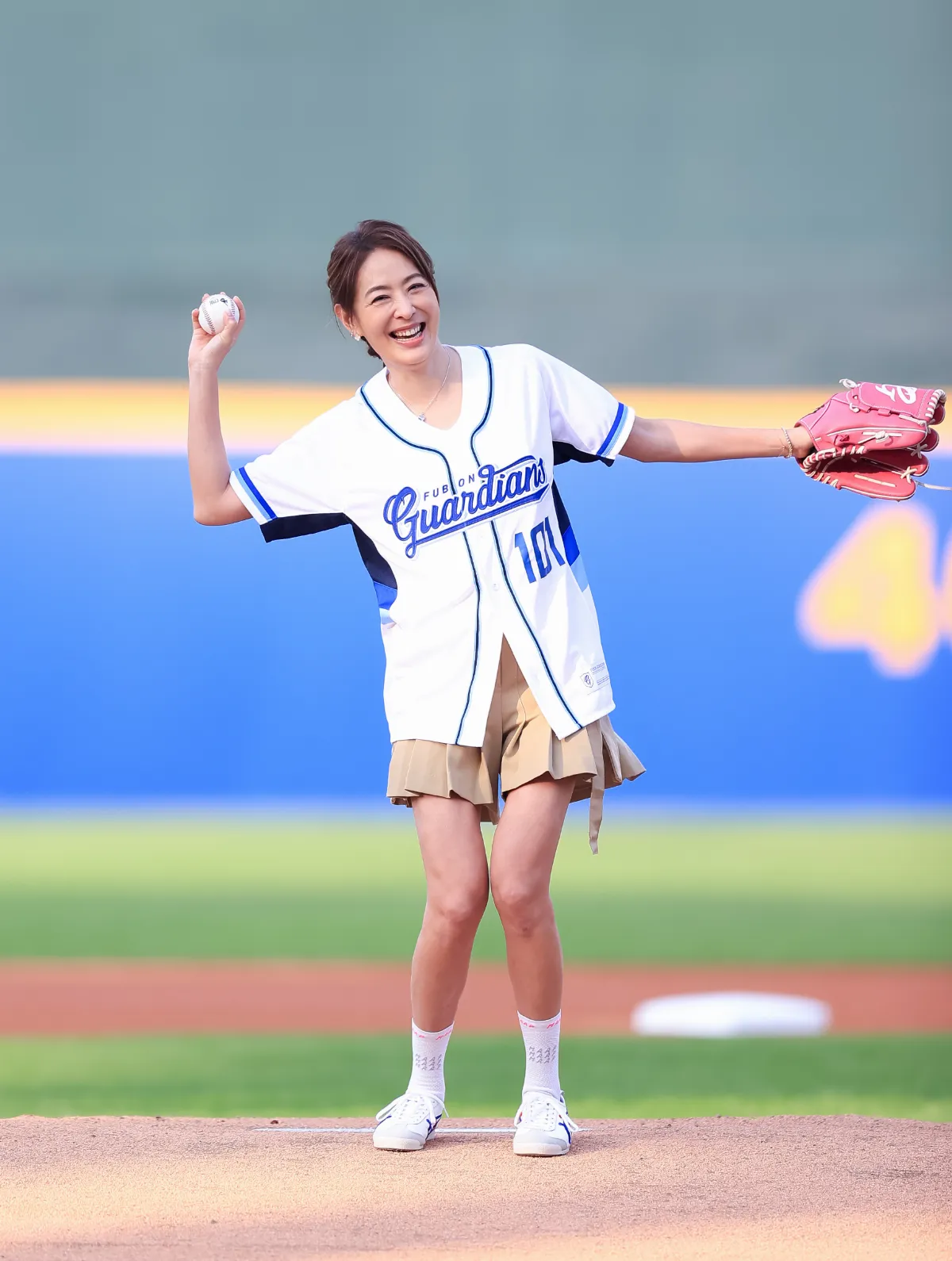 中職／「101賈董」投手丘開球 有找教練練過