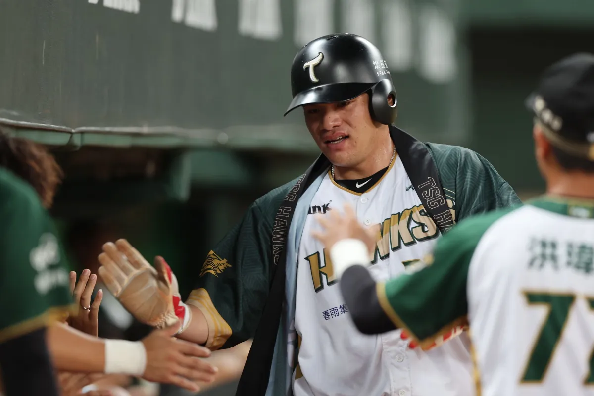 中職／張肇元再見安打 台鋼主場開幕戰開胡