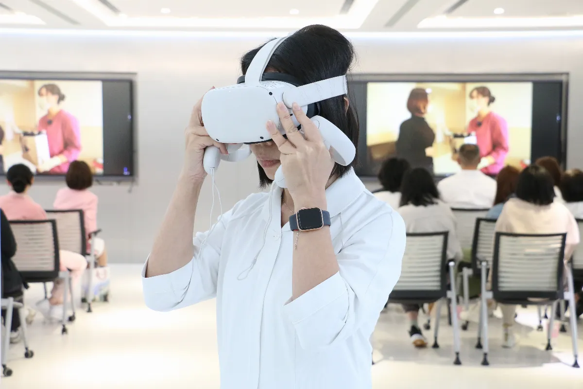 北醫大首創VR影片 助新進護理師模擬體驗臨終照護