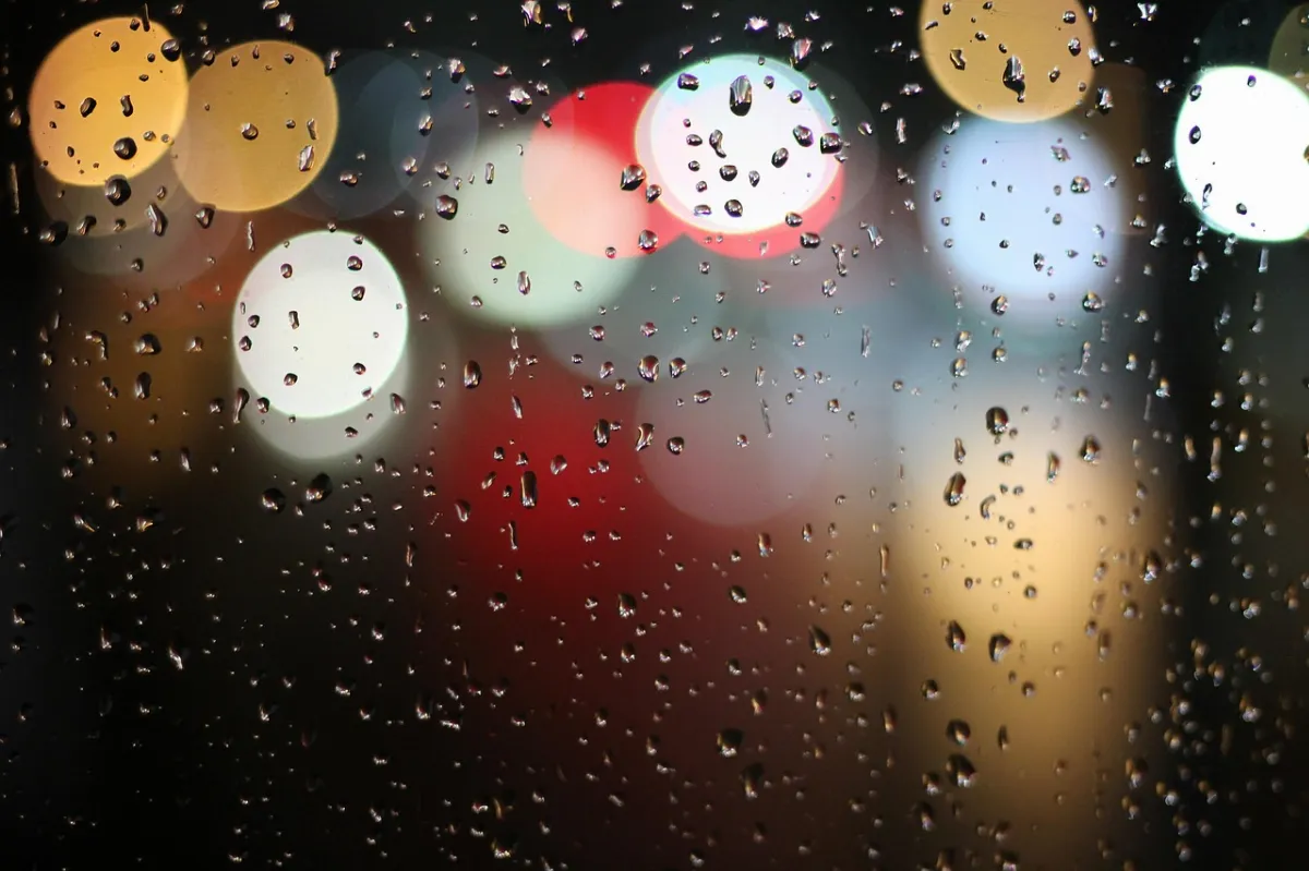 【創作花園】我喜歡聽下雨的聲音 