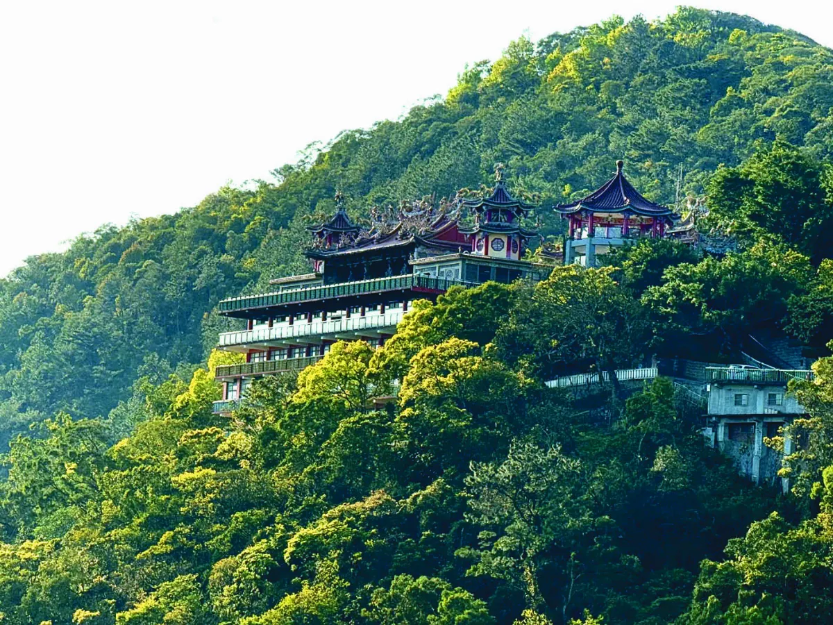 台北．內湖 山橫春靄映嵐彩 新柳拂水照錦帶