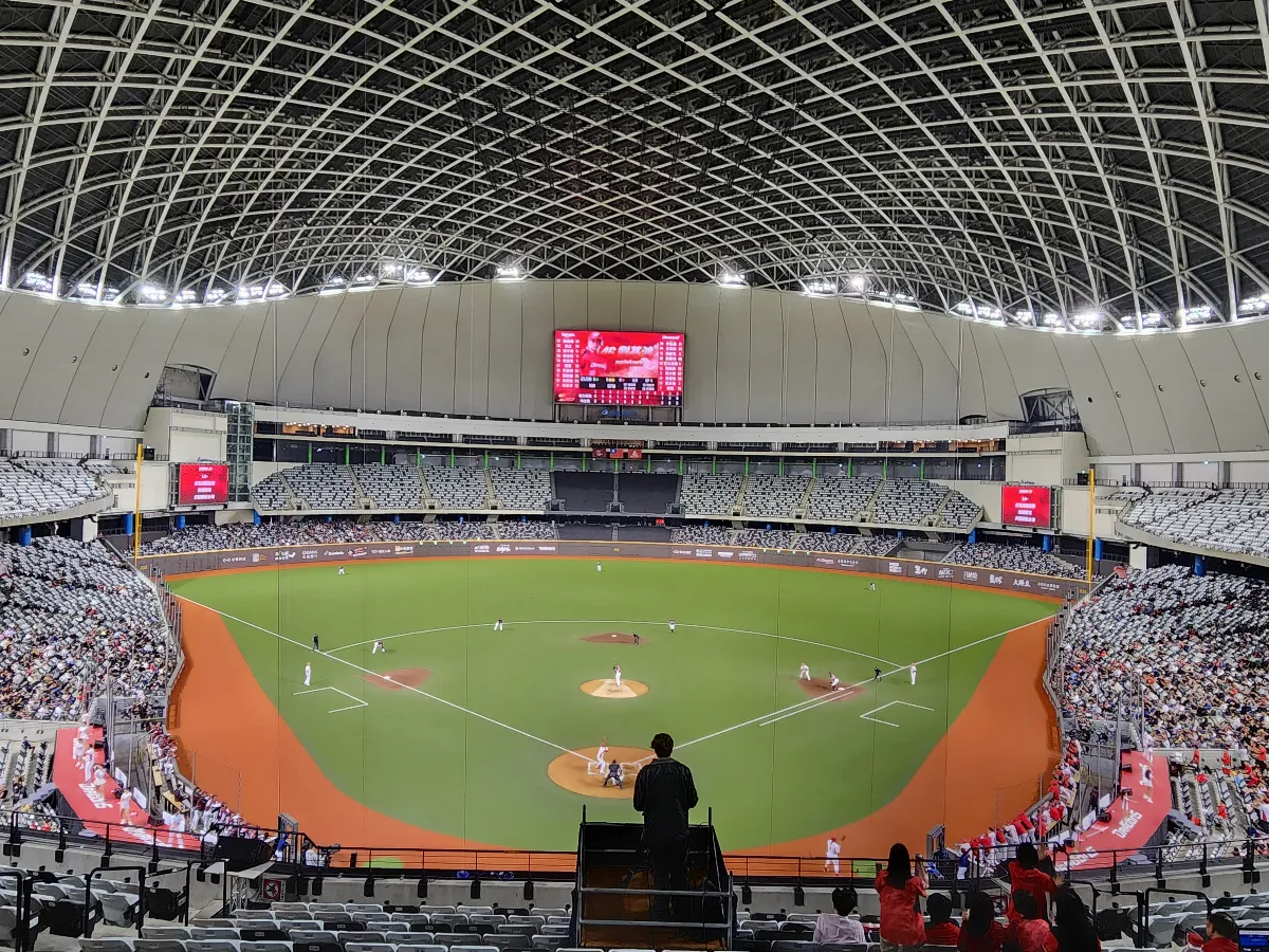中職／大巨蛋首次平日場 猿龍戰開出10108票房