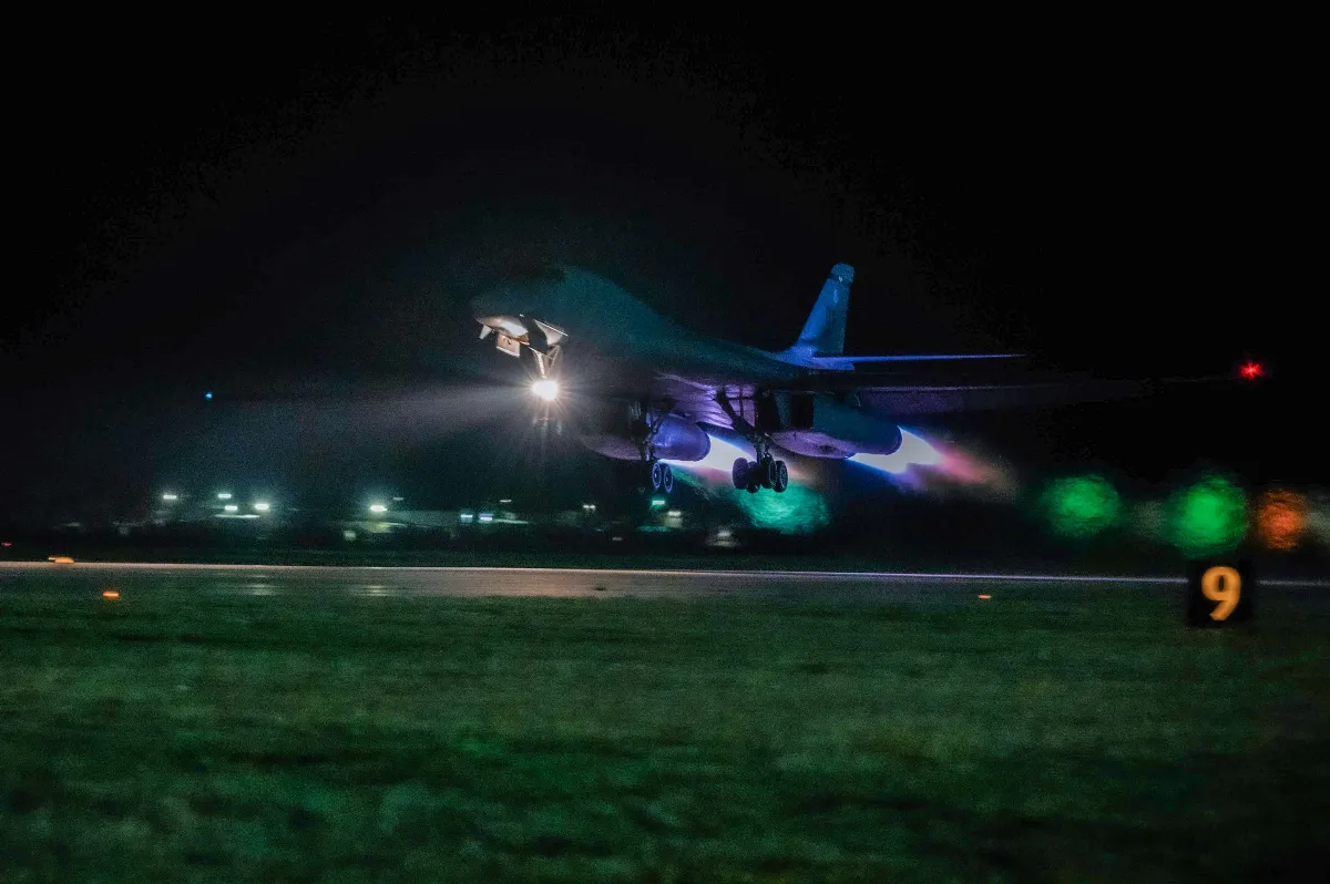 美軍罕見軍事布署   數架B-1B轟炸機飛抵日本三澤基地