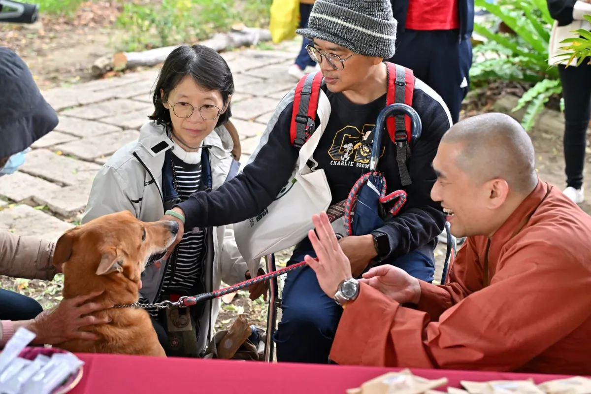 世界地球日／「寵蔬福」同樂會 毛小孩開心吃素樂皈依
