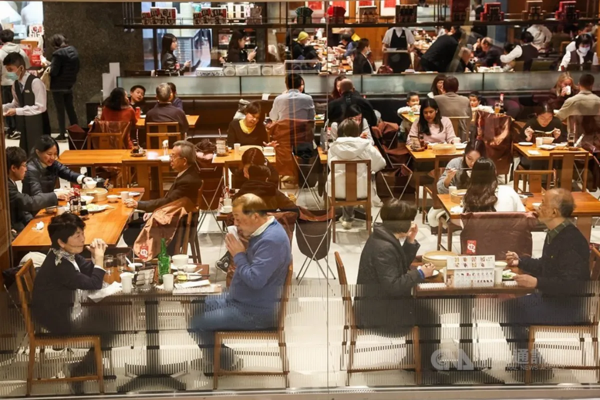 3月零售餐飲營收寫同期新高 經部：百貨年減幅度收斂