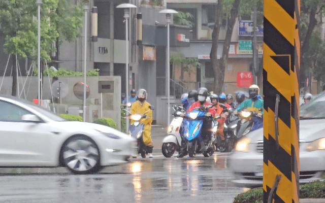 鋒面通過西半部上午有雨   本周降雨機率偏高