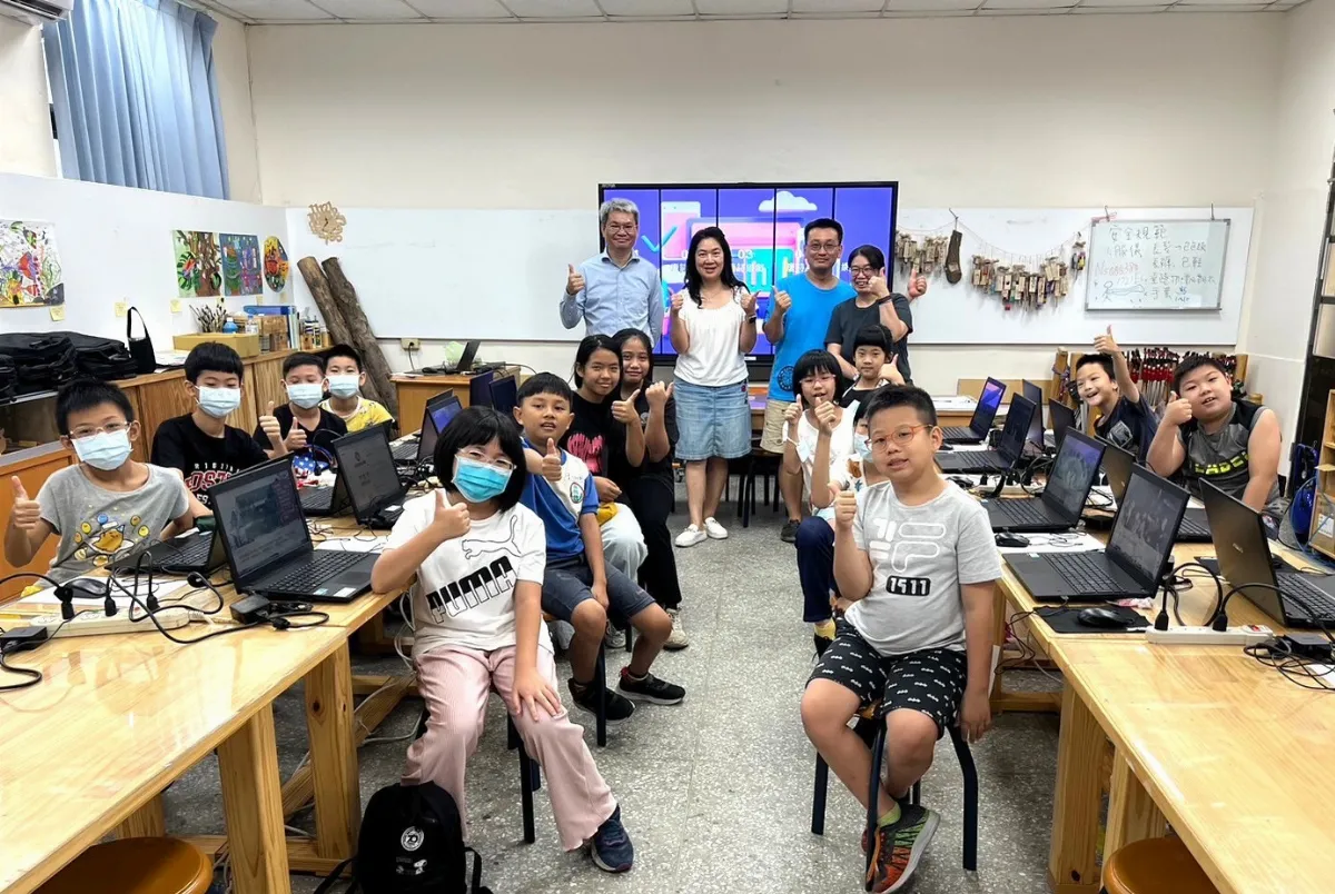 小學生用AI寫詩畫繪本 元智中文打翻轉語文教育