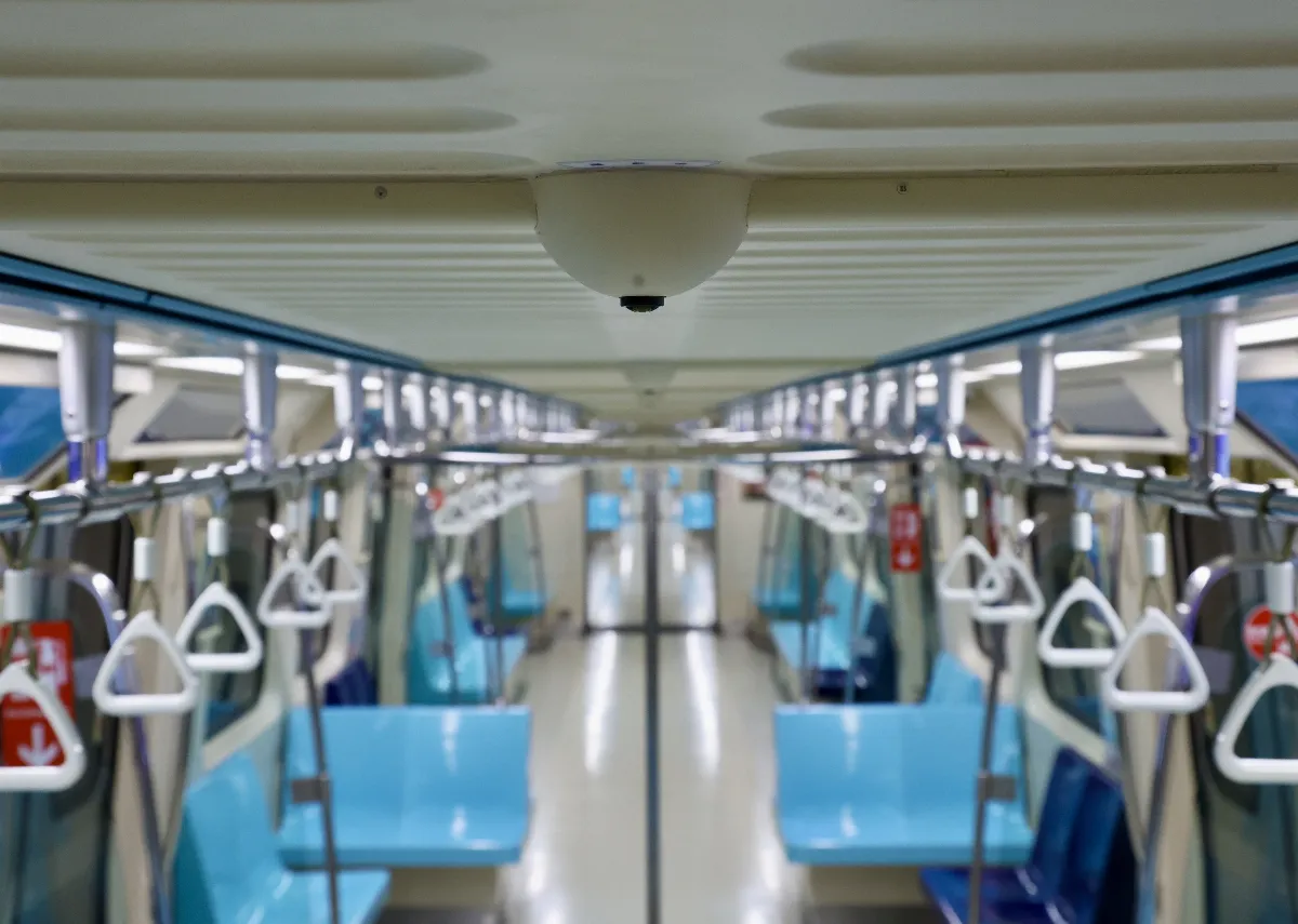 板南線列車突異常 燒焦味惹恐慌