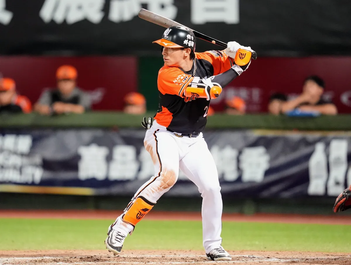 中職／陳傑憲9上3分砲 獅擠下龍登頂