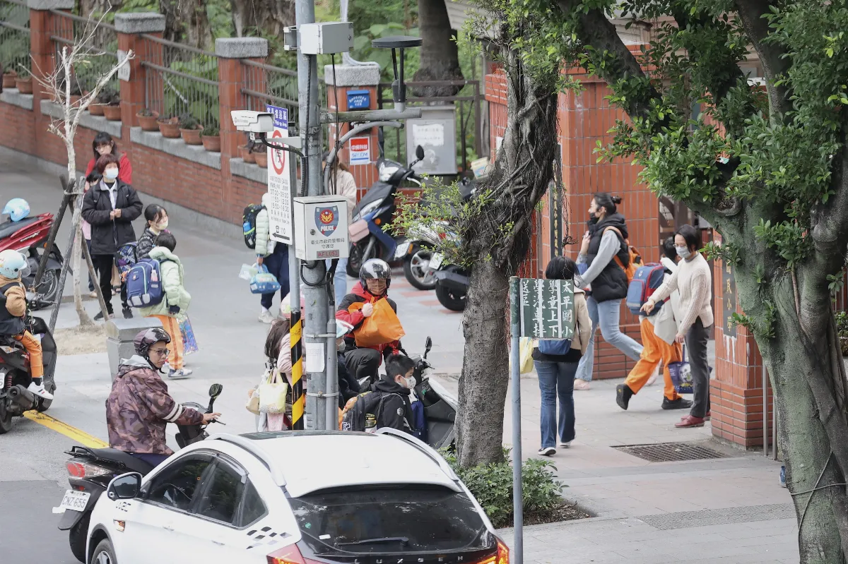 寒假後上3天課才放春節 教部：待與各界會商