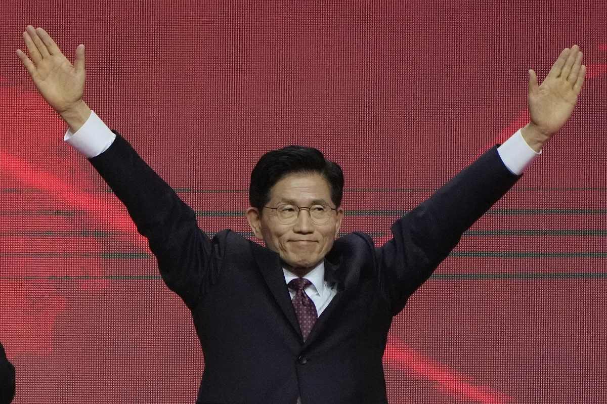 韓執政黨公布初選結果 提名前勞長金文洙角逐總統大位