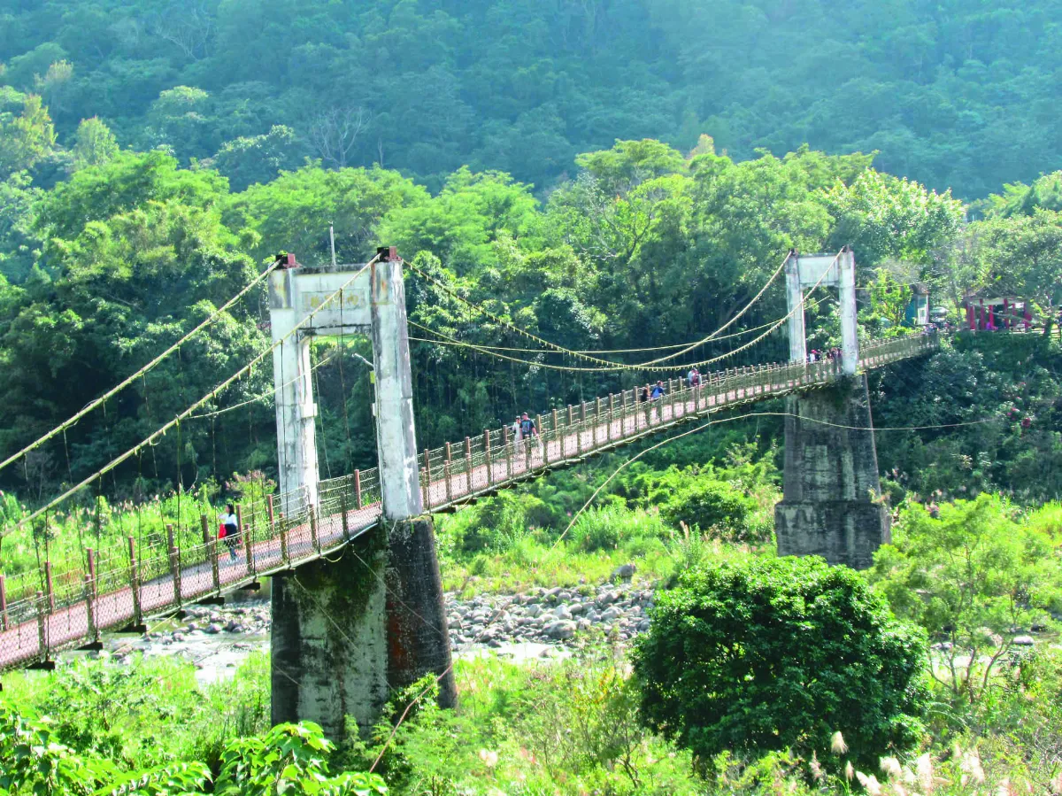 新竹．橫山 山城花語藏舊夢 古道雲影訴春風
