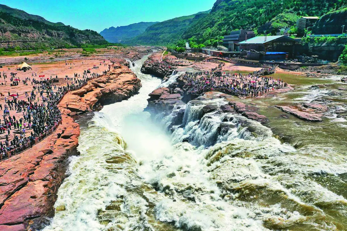 遠觀黃河壺口瀑布
