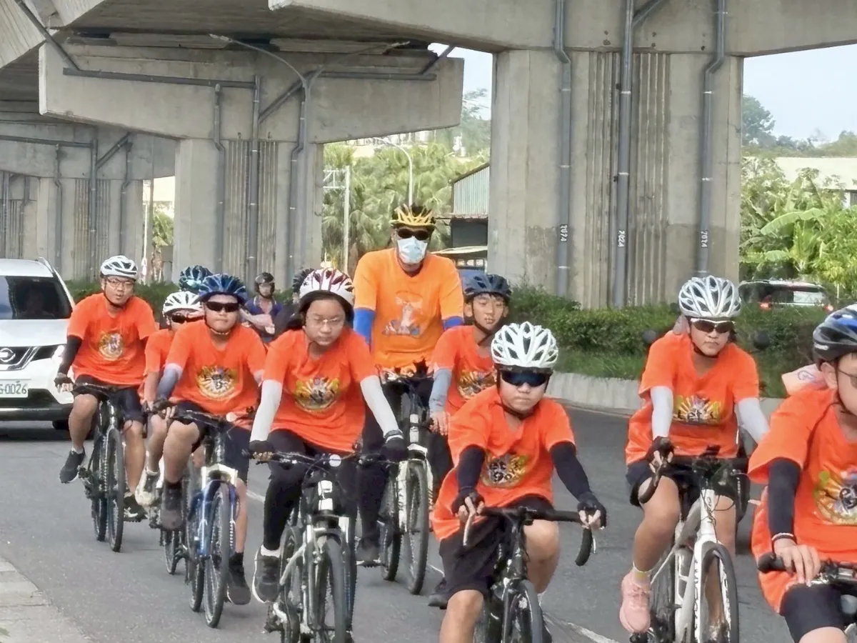單車畢旅111公里 小學生無懼風雨豔陽及破胎