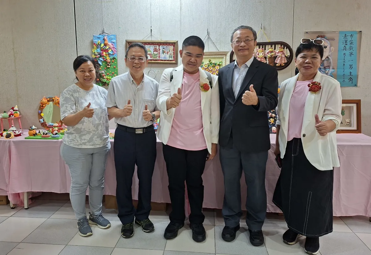 自閉症大學生 藝術創作感謝母親