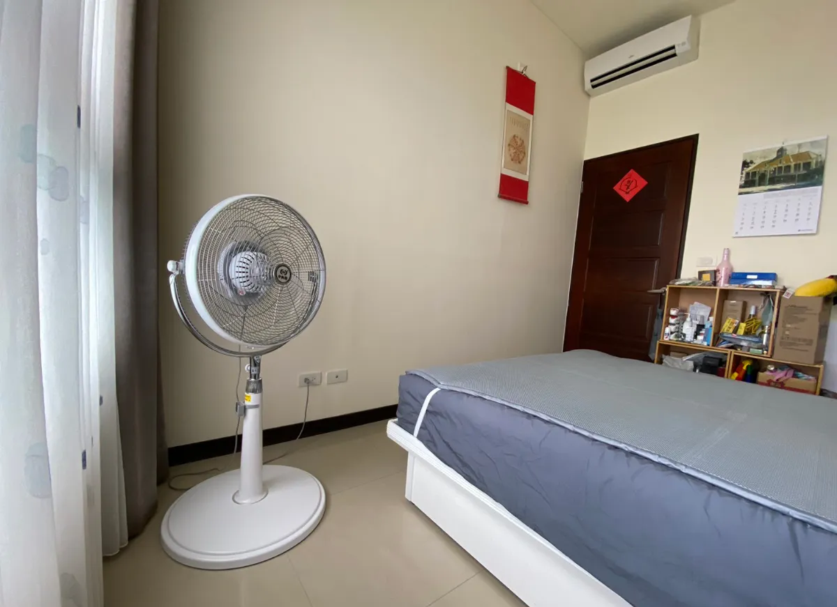 電扇吹整夜 易引發呼吸道、肌肉不適