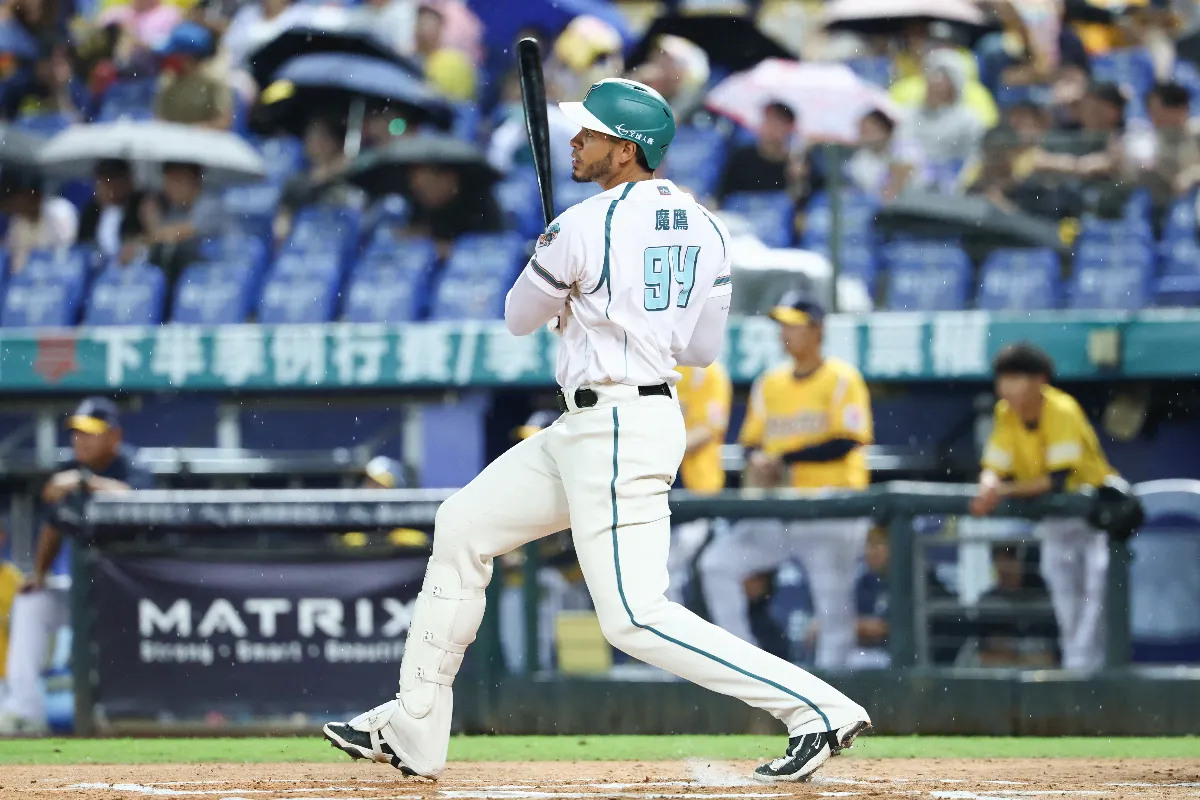 中職／連四拉四 魔鷹再扛致勝轟送後勁14連勝