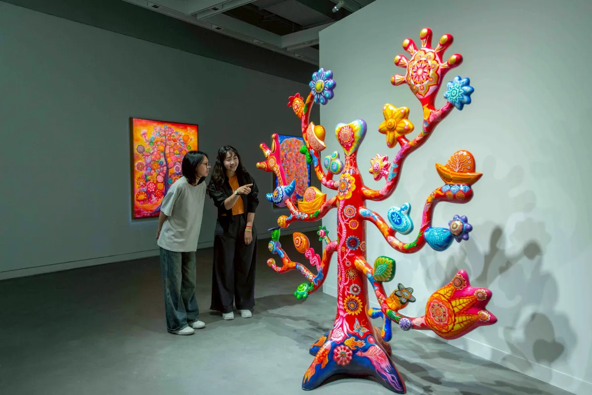 高美館《繁花夢露》 體現藝術家內心的幻境花園   