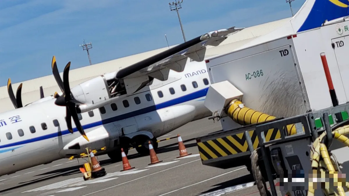 華信航空引擎罩脫落 民航局展開調查