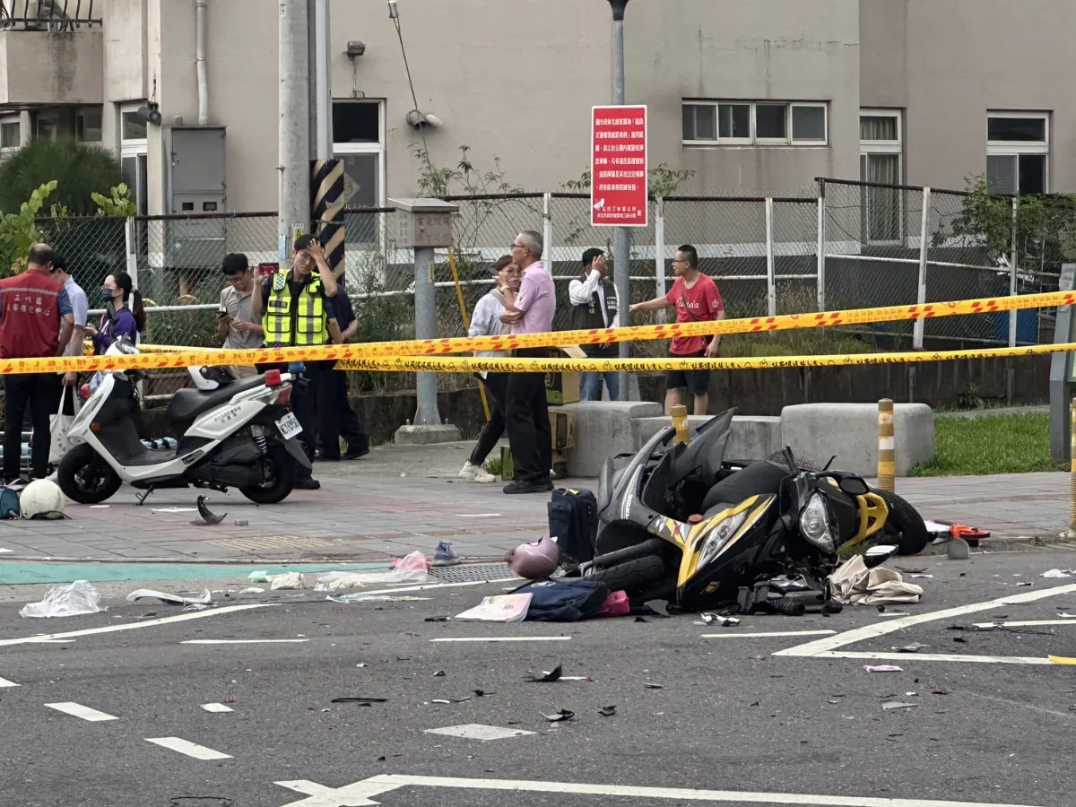 老翁駕車高速直撞放學人潮 已知3人不治