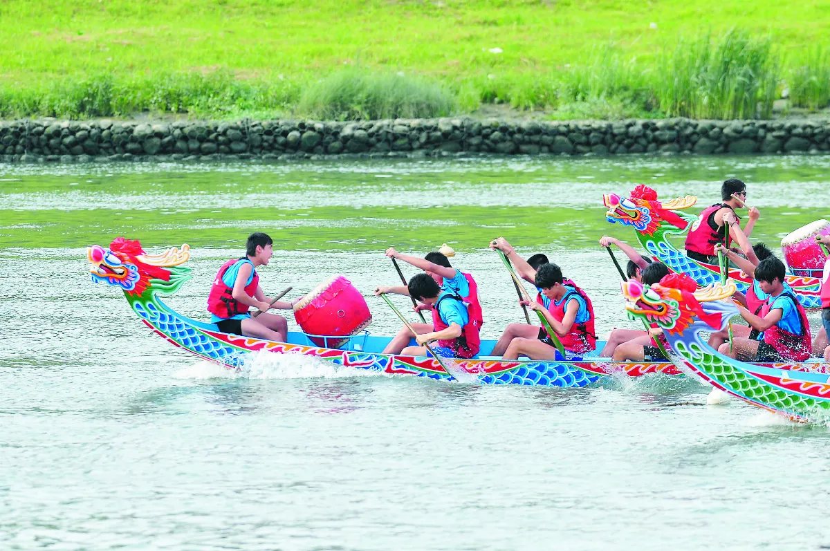【走進大西南】傣族賽龍船