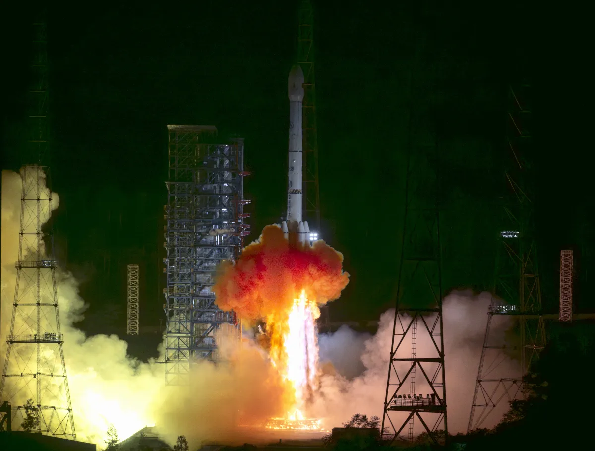 陸「天問二號」發射成功 將執行10年小行星採樣、探測彗星任務 