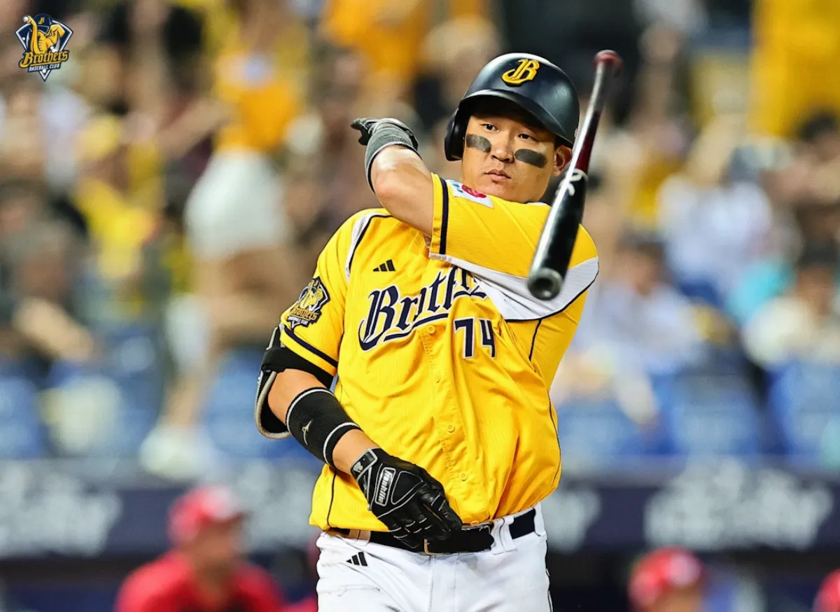 中職／許基宏轟龍隊逆轉滿貫 兄弟近8戰7勝