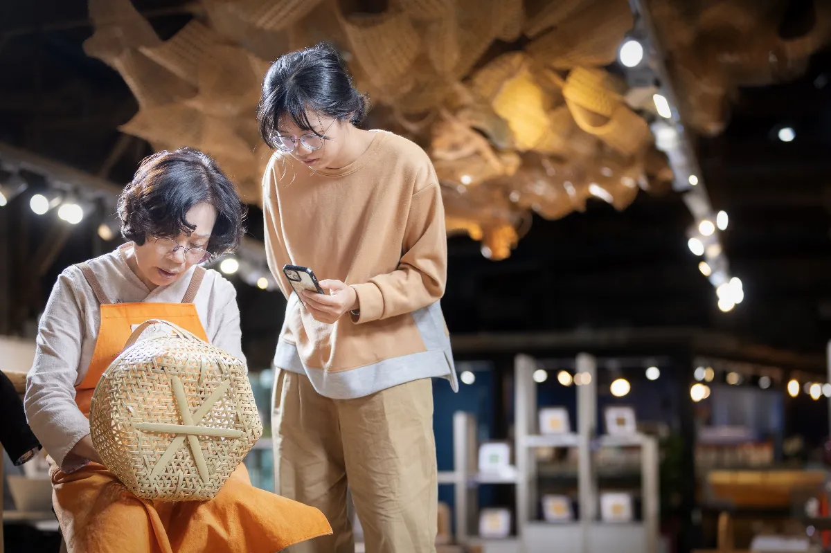 11工藝家聯袂展出  《國寶工藝進行曲》新瓦屋登場 