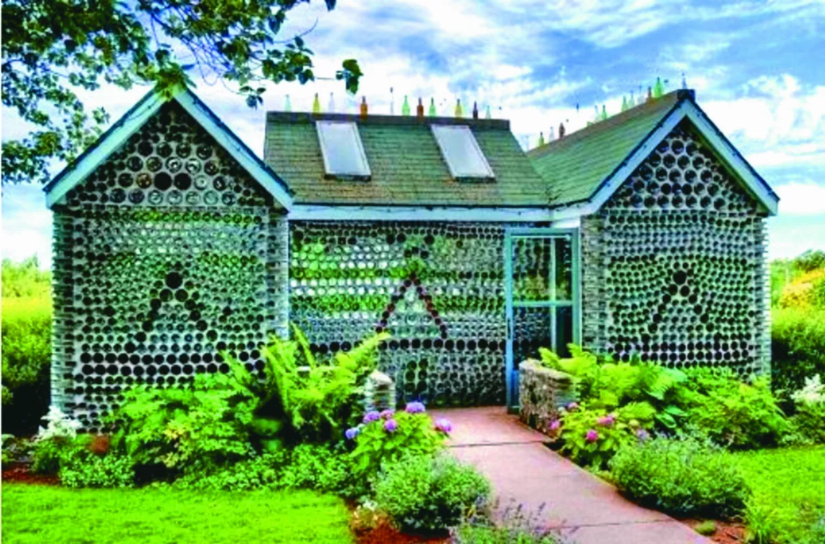 塑膠瓶建屋 隔熱通風又堅固