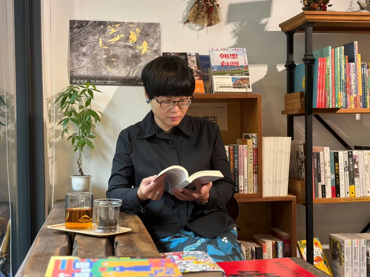 鐵工廠改造成書店 名人帶路閱讀好書