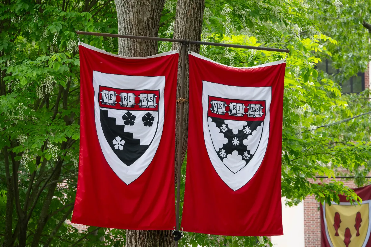 川普再度出手 禁止哈佛外籍新生申請簽證