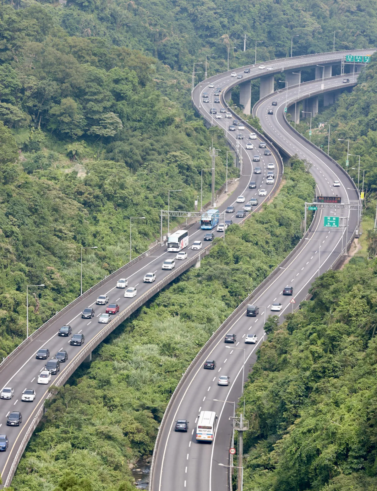 國5北向宜蘭端「紫爆」 估晚間10時後車潮紓解