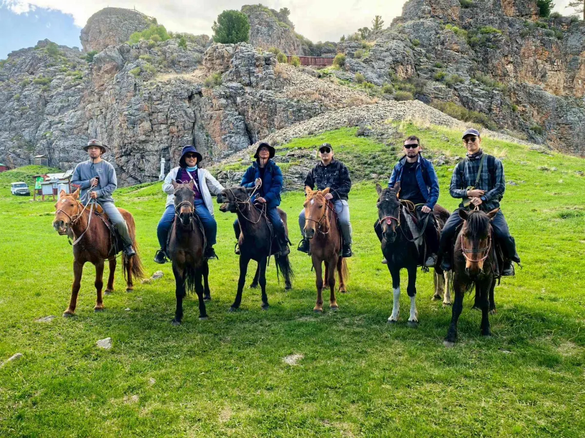 台灣軟實力再現蒙古國 慈心種樹獲贈蒙古馬