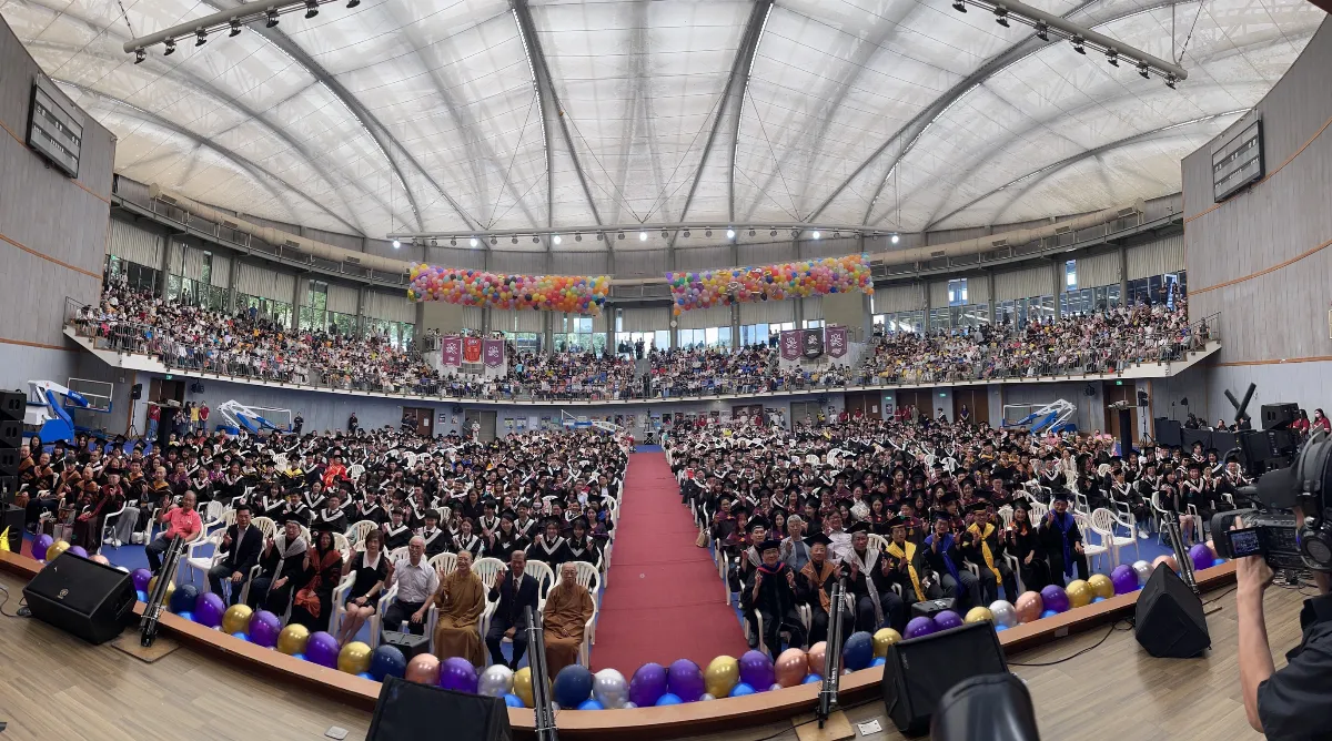 薪火相傳！佛大800位學生今畢業迎向璀璨未來