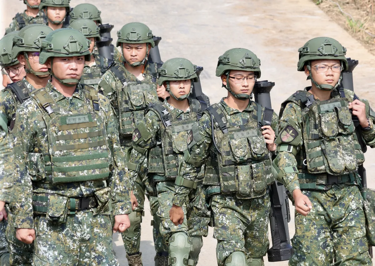軍人待遇條例第6條修正三讀  義務役薪資不得低於基本工資 