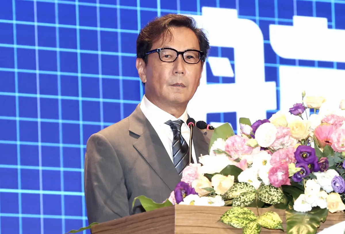 蔡明忠：中美角力如兩隻大象擠在小房間