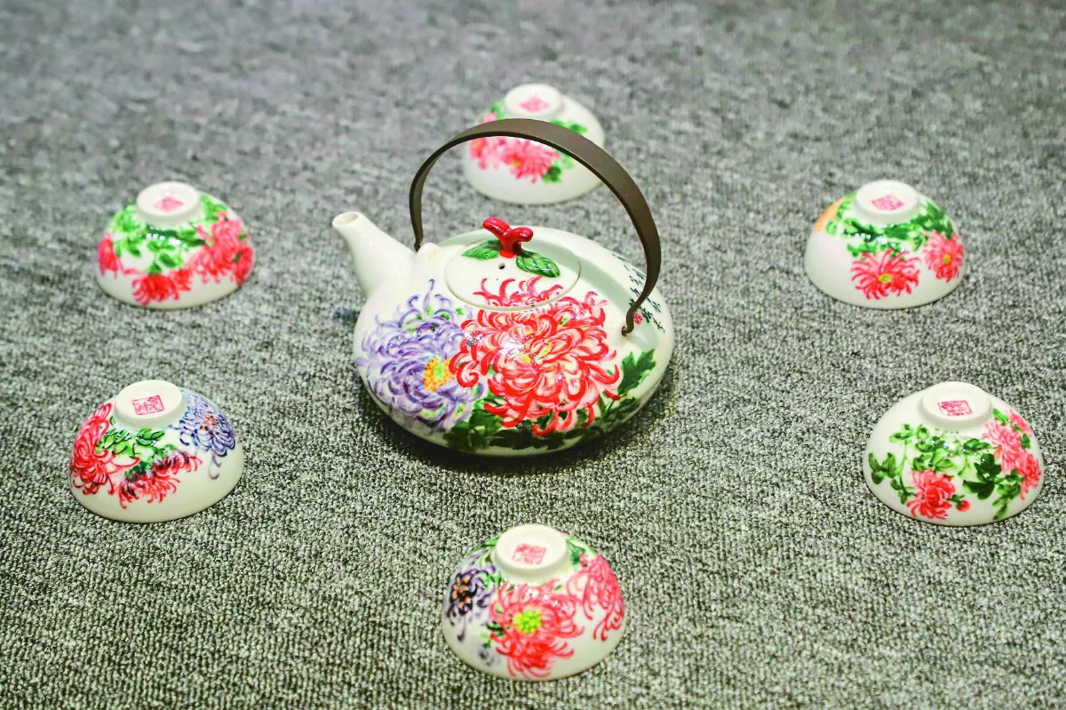 藝術家林婉芬  舞釉弄彩書畫情個展
