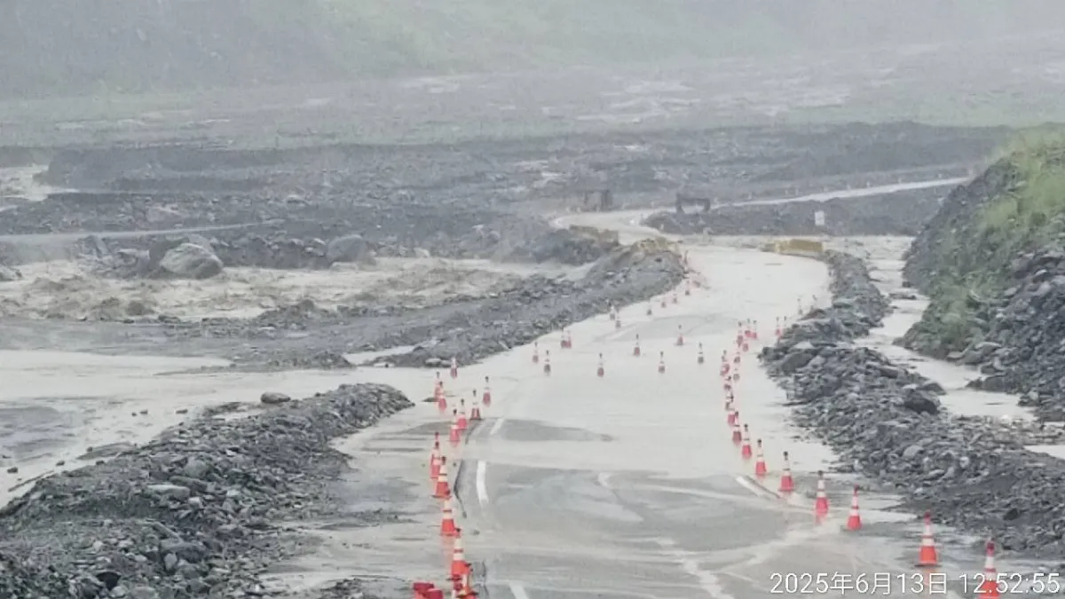 高雄山區大雨不斷 南橫桃源段便道遭土石流沖毀