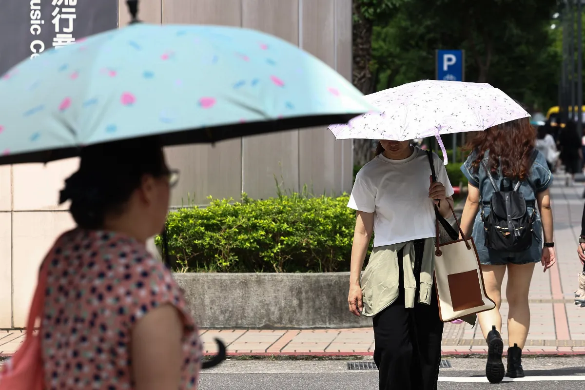 16縣市亮高溫燈號 熱如炎夏上看38度
