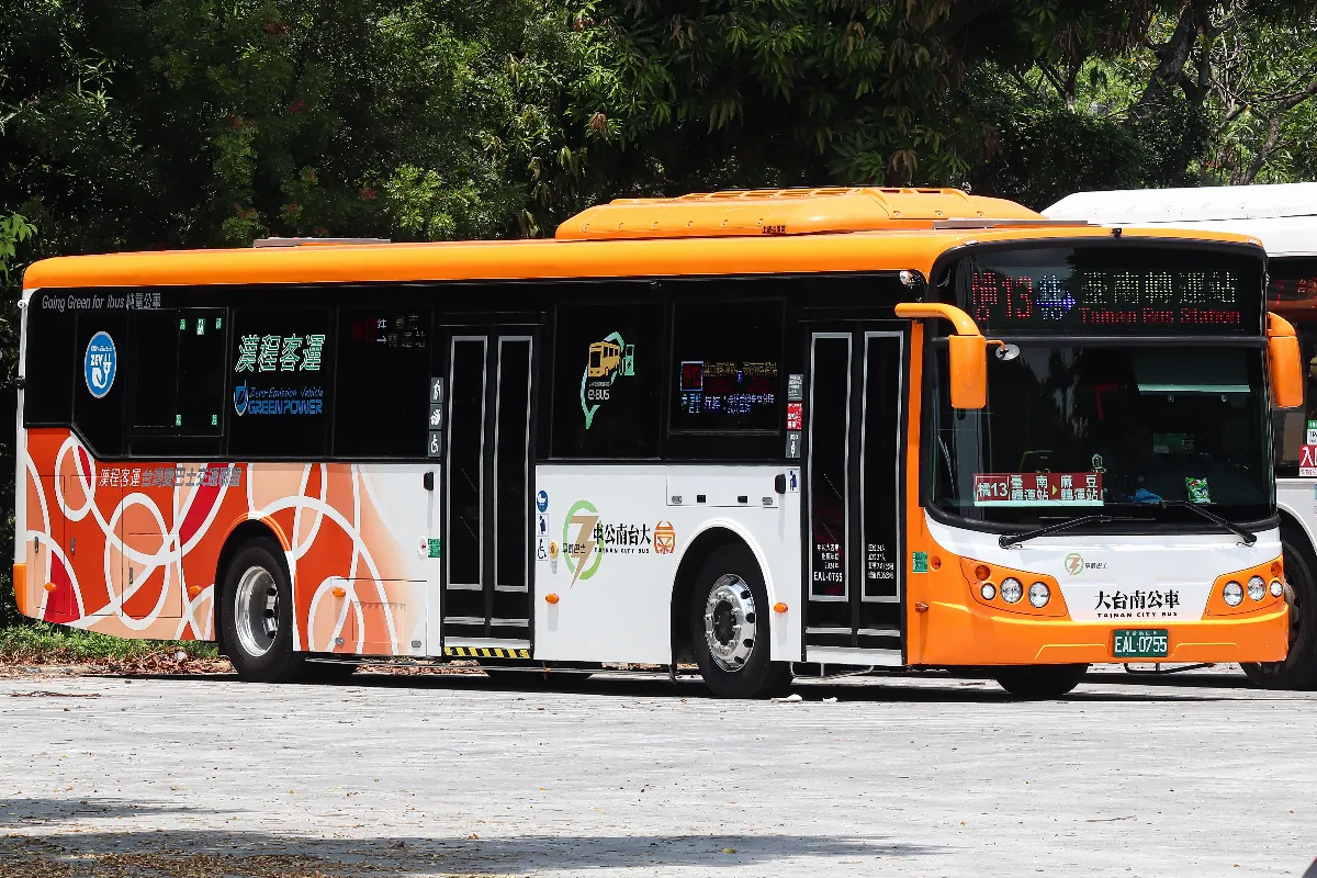 電動公車起火引關注 高雄停駛安檢、台南專案保養