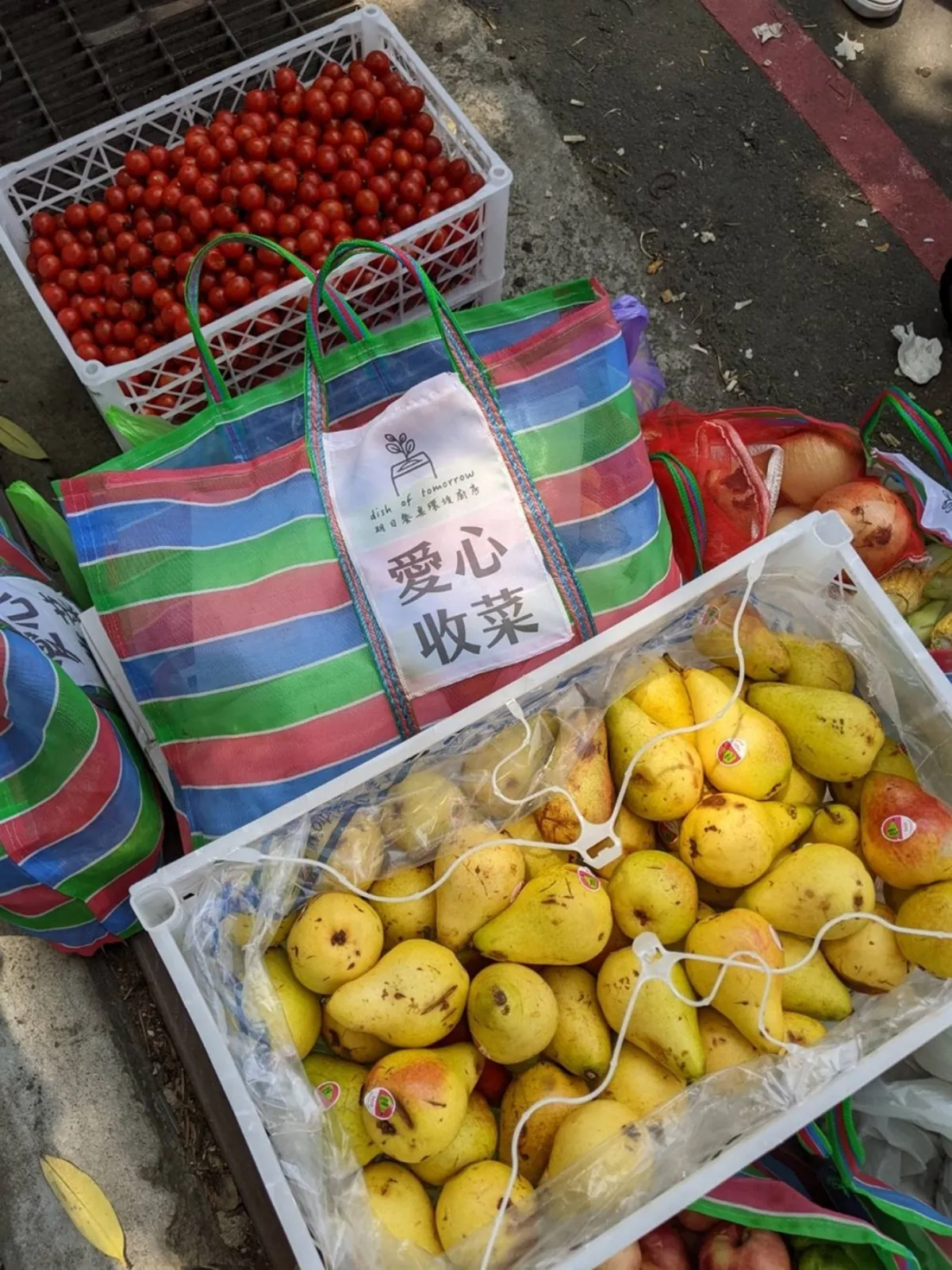 醜蔬果變溫暖一餐供無家者 青聚點團隊實踐惜食共享
