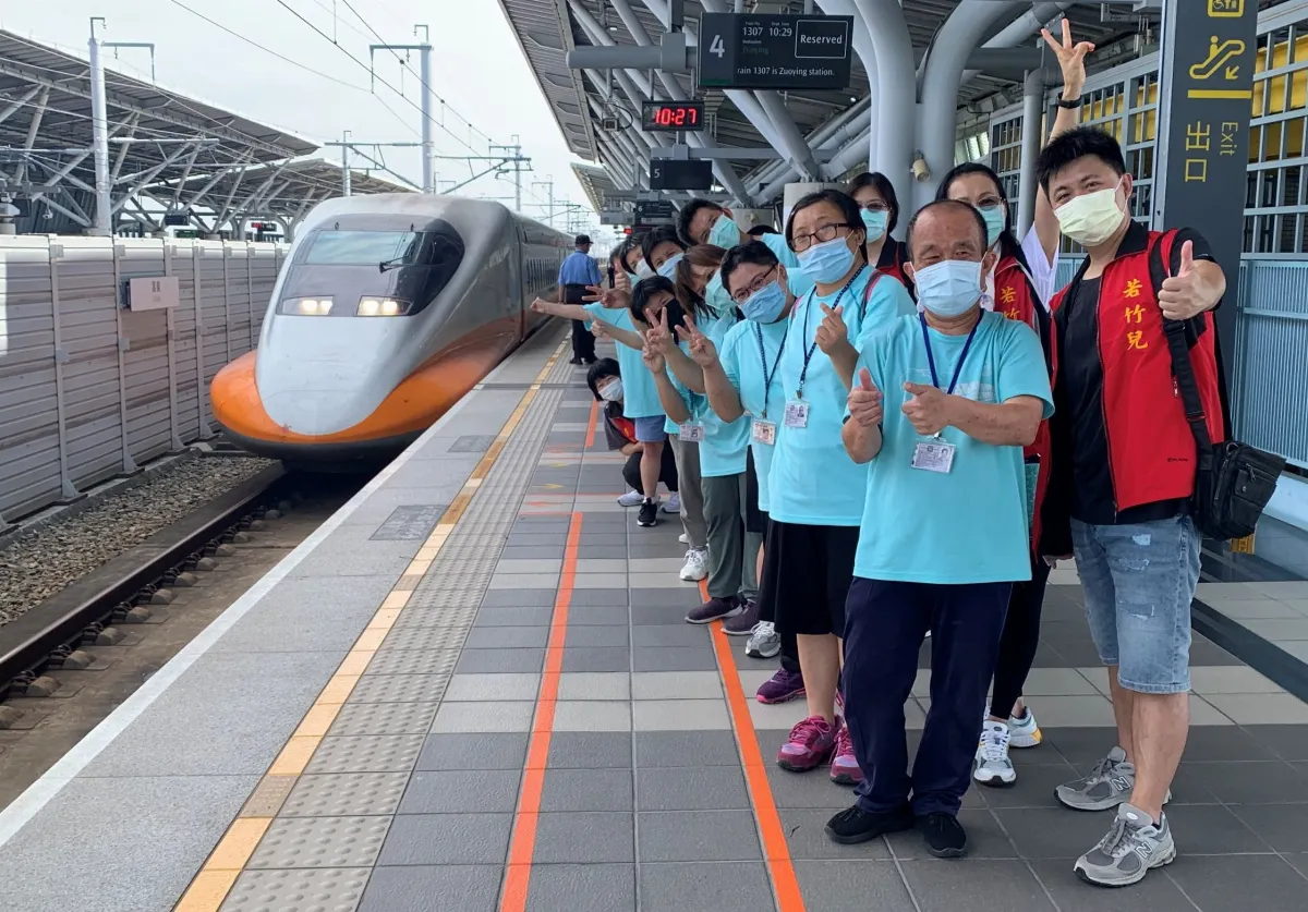 若竹兒首度搭高鐵 知性遊高雄圓夢
