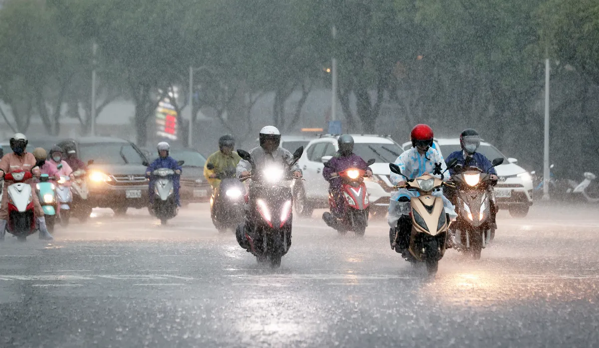 下周炎熱午後雷雨 月底南邊海域擾動發展可能性高