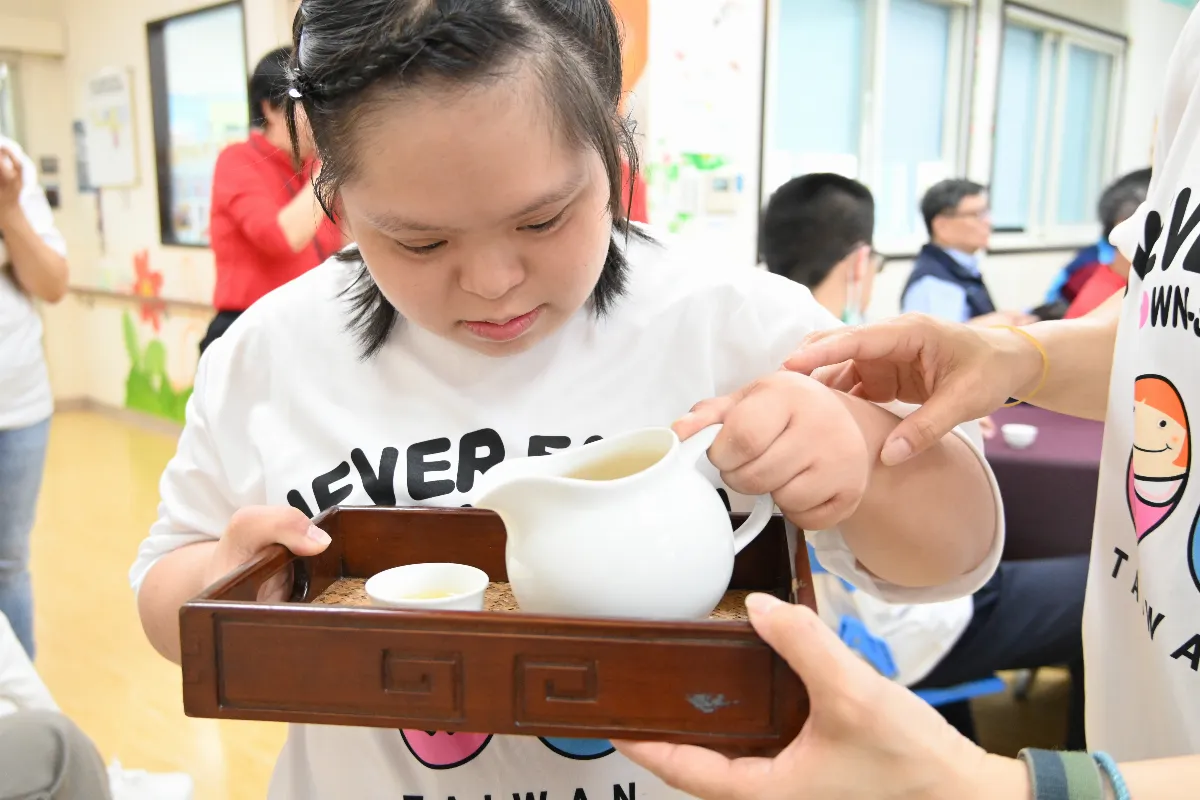 拳心茶意傳愛無礙 助身障者自立