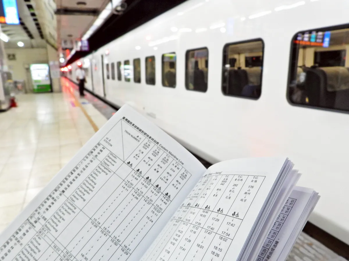 台鐵26日年度改點 25日8萬本時刻表限量發放