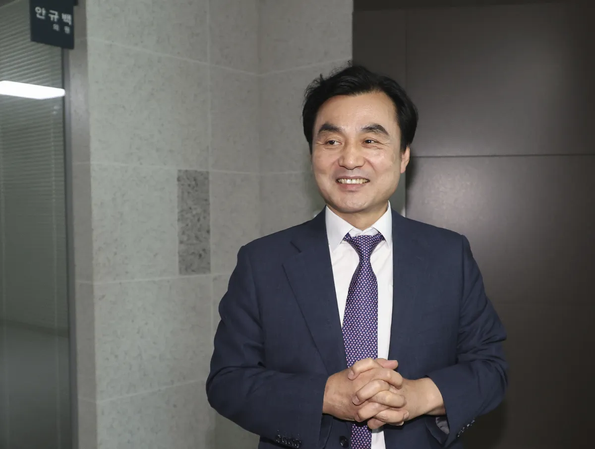 韓總統提名安圭伯任國防部長 64年來首位文職出身