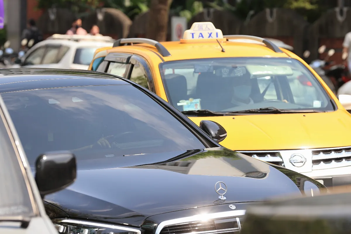 車窗隔熱紙使用指引上路 39組認證產品可查詢