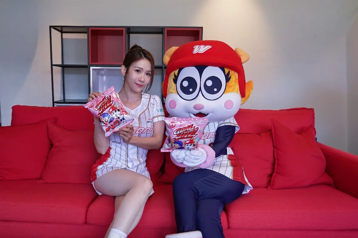 中職／國民零食聯名味全龍吉祥物芮美 天母搶先賣