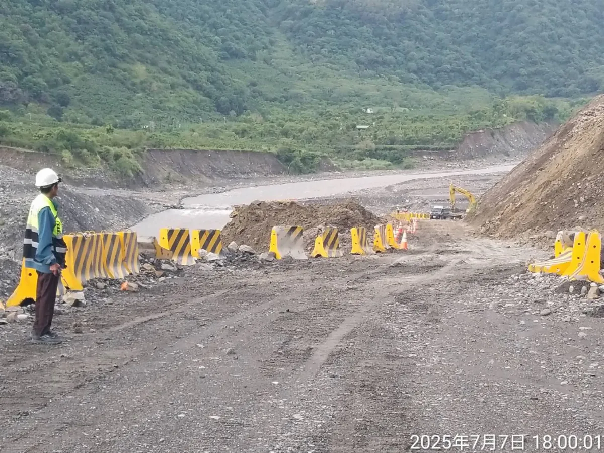 南橫溪底便道遭沖毀 高雄這3里8日停班課