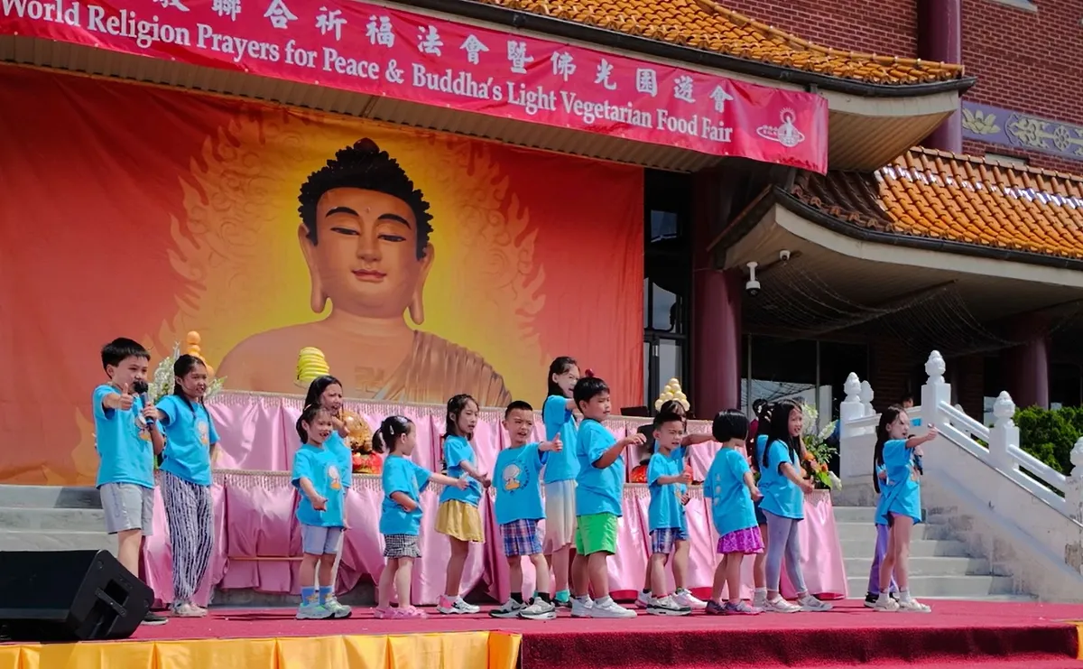 2025 Toronto World Religion Prayers for Peace and Buddha’s Light Vegetarian Food Fair Gathers Over 1,500 for Harmony and Sustainability
